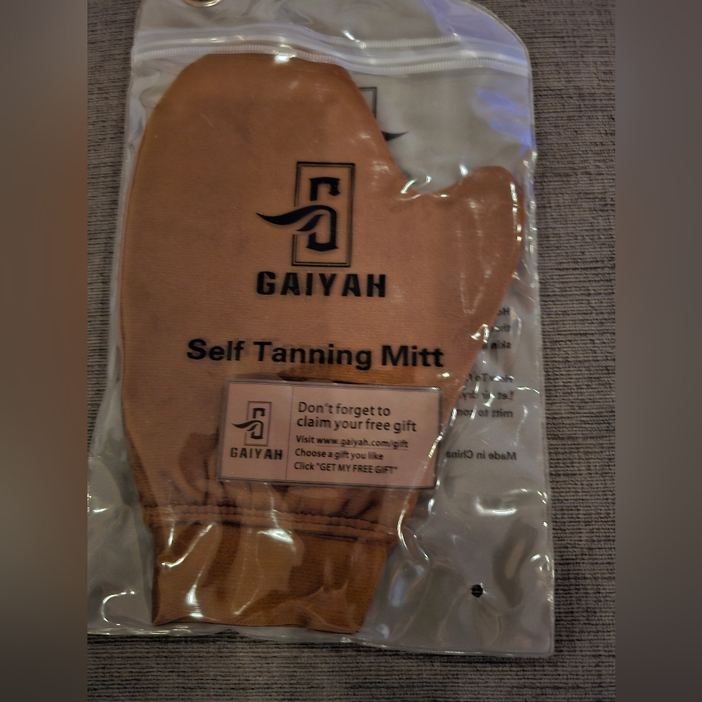 Tanning glove